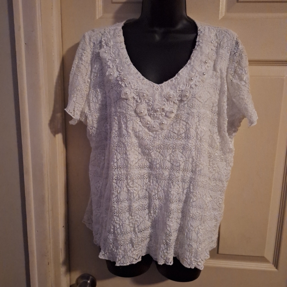 Dressbarn lace blouse with beaded detail size 1X